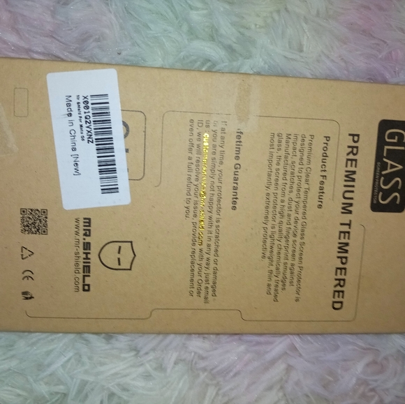 Screen protector - Picture 2 of 6